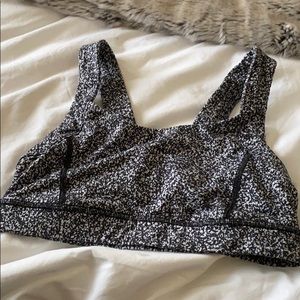 Lululemon sports bra